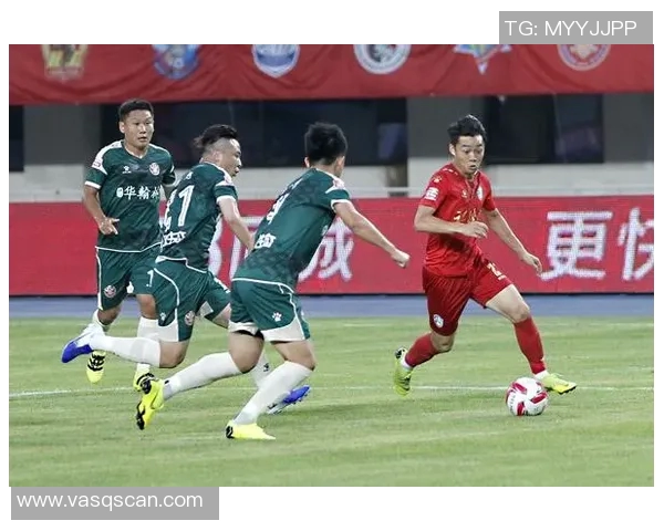 卓尔与梅县铁汉激战正酣比分揭晓引发球迷热议